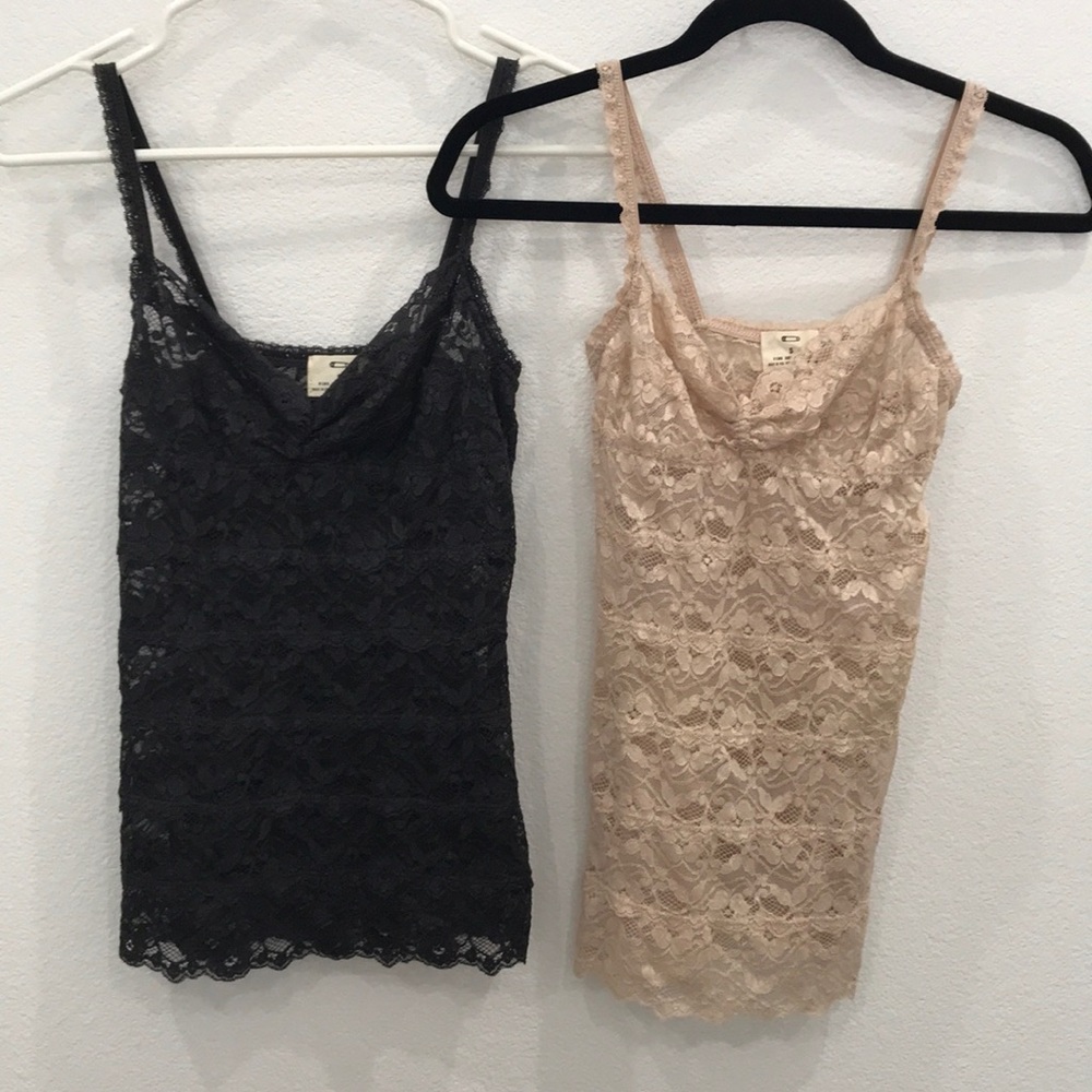 2 Lace Tank Tops in Nude & Grey